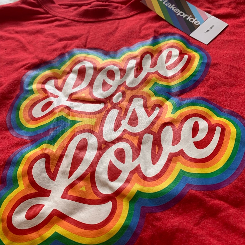 NWT PRIDE T-SHIRT